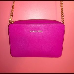 ⭐️ Michael Kors Pink Crossbody Bag ⭐️